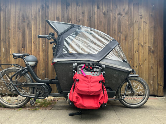 Wie man einen Kinderwagen oder Buggy mit dem Lastenrad transportiert: Entdecke UrbanHOOKS
